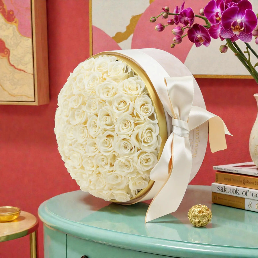 Floragram cream preserved roses box detail — Canada